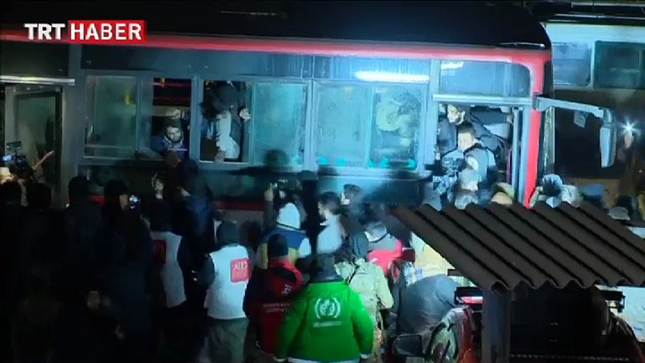 Doğu Halep'ten tahliye süreci yeniden başladı