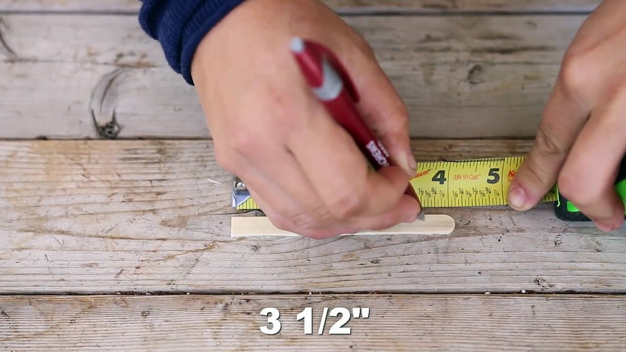 Popsicle Stick Mini Pallet w Succulents Garden Answer