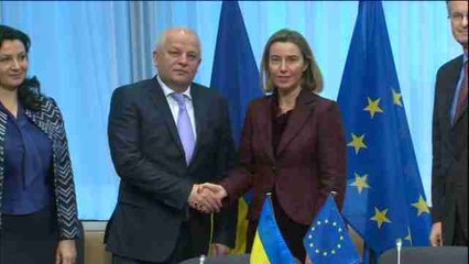 La UE reconoce los "esfuerzos" de Ucrania con las reformas y desbloquea nuevas ayudas