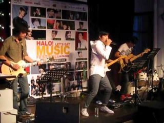 钟盛忠 Crossfire  （突变） @ Let's Eat Music Live