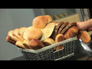 ساندوتش سلطه الهوت دوج - كوكتيل برتقال بالليمون والعسل  #ساندويتش_وحاجة_ساقعة #شريف_الحطيبى#cbcsofra