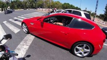 Ferrari FF vs Gsxr 600 Buenos Aires