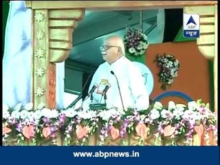 Advani addresses BJP rally in Bhopal
