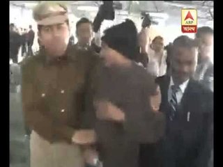 Shoe thrown at Bihar CM Manjhi , accused arrested