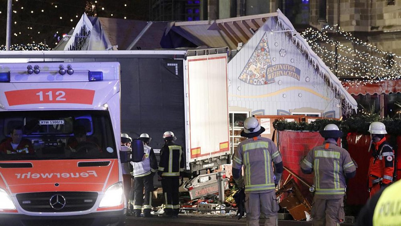 LKW rast in Berliner Weihnachtsmarkt – neun Tote, viele Verletzte