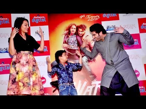 Arjun Kapoor And Sonakshi Sinha Promote 'Tevar' With Reliance Digital In Infiniti Mall