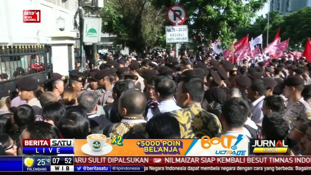 Massa Pro Ahok dan Anti Ahok Padati Kawasan PN Jakut