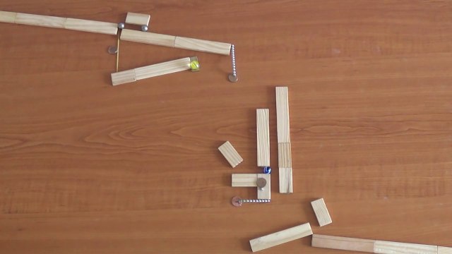Parcours de billes juste entre Kaplas et Aimants ! Magnets and Marbles !