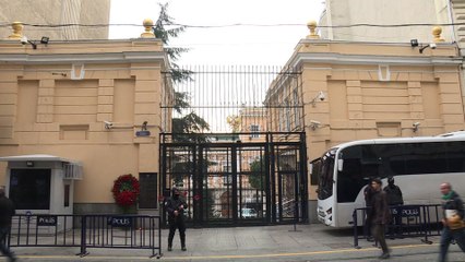 Mesures de sécurité devant le consulat de Russie d'Istanbul