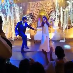 Farhan Saeed dancing with his sister at his wedding