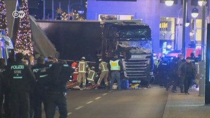 Caminhão invade feira de Natal e deixa mortos em Berlim