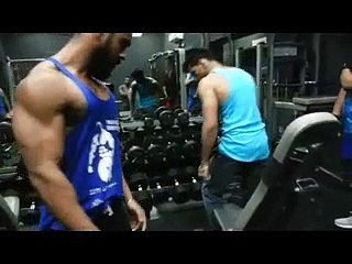 Indian Bodybuilders Shoulder Workout in Gym 2016 - Mohsin Khan Shoulder Set 2016