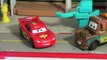 Play Doh Tractor Pies Disney Cars Mater and Lightning Tractor Tipping Frank Combine Vaction y13JNXoT