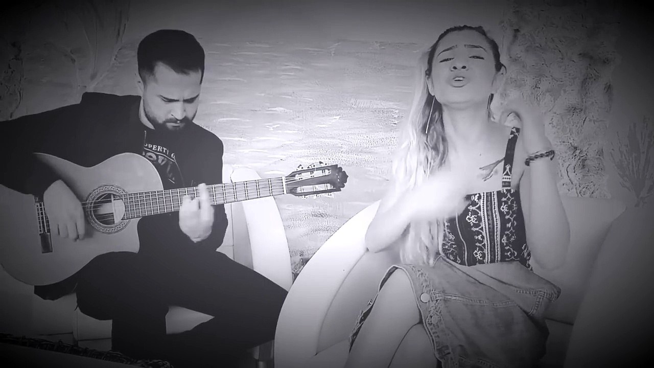 Feride Hilal Akın - Sarılınca Sana