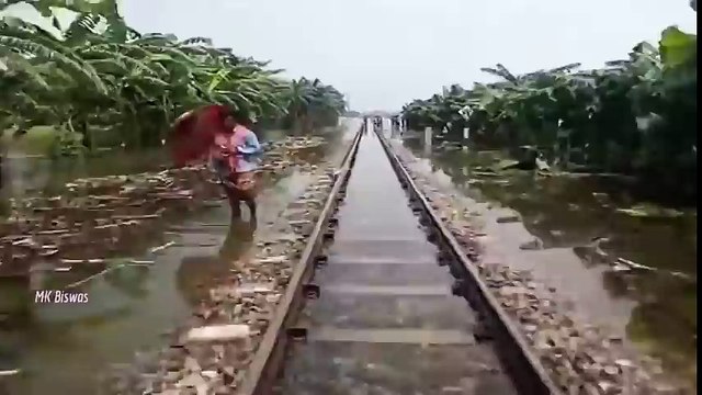 железная дорога Поезда в воде
