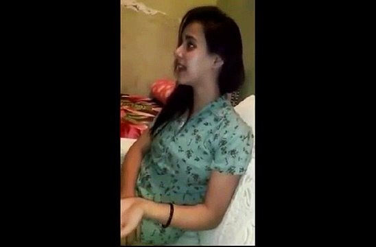 Indian pakistani girls singing sweet songs with her beautifull and cute voice the kapil sharma show (22)