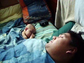 Baby Scared By Dad Snoring so funny
