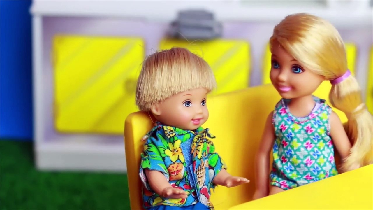 Frozen KIDS Toby LOVE CRUSH ~ Barbie McDonald's DATE Toy Playset Disney Anna kids Compilation