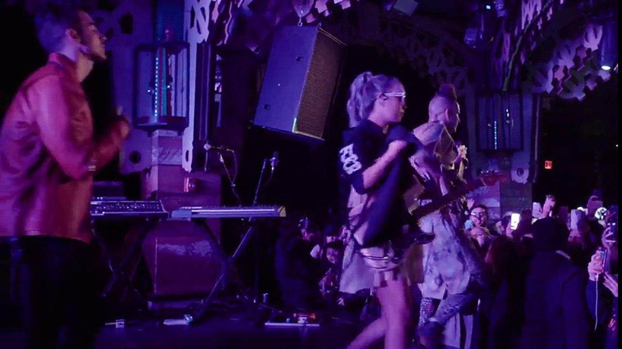 DNCE - Body Moves (Live On The Honda Stage at Flash Factory)