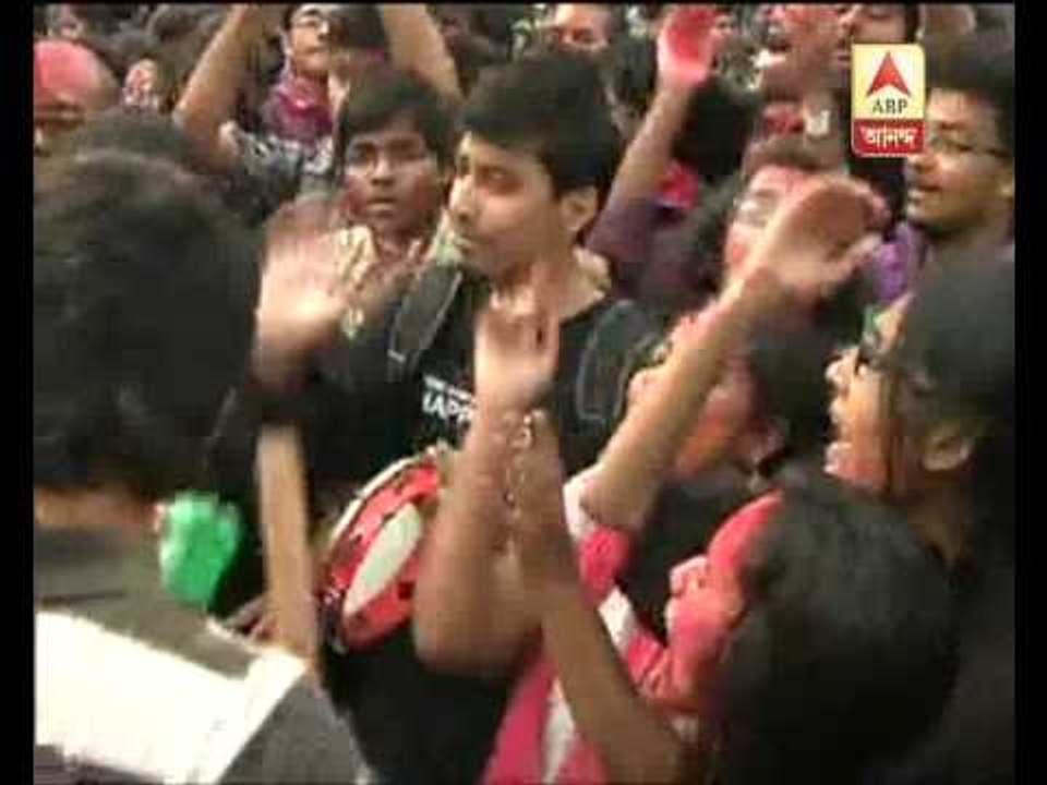 hok kalorab: JU students celebrate VC's resignation
