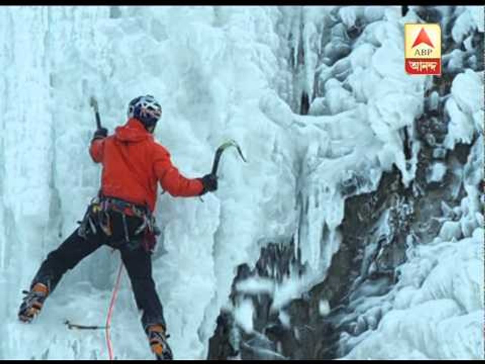 Snow covered Niagra Falls