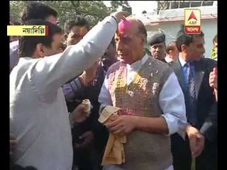 Rajnath singh celebrates holi