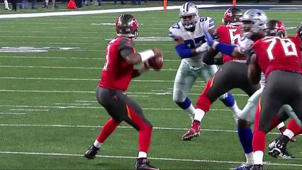 Jameis Winston throws interception in 4th quarter