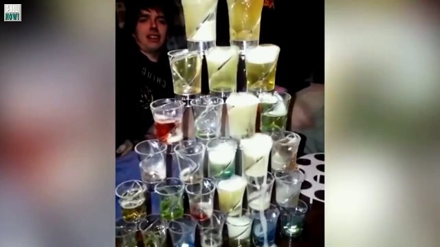 آدمی نے عورت کے ساتھ شرمناک حرکتیں کی اور عورت نے کیا کیا ویڈیو دیکھیں ADMI NAOURAT KA SATH SHARAMN