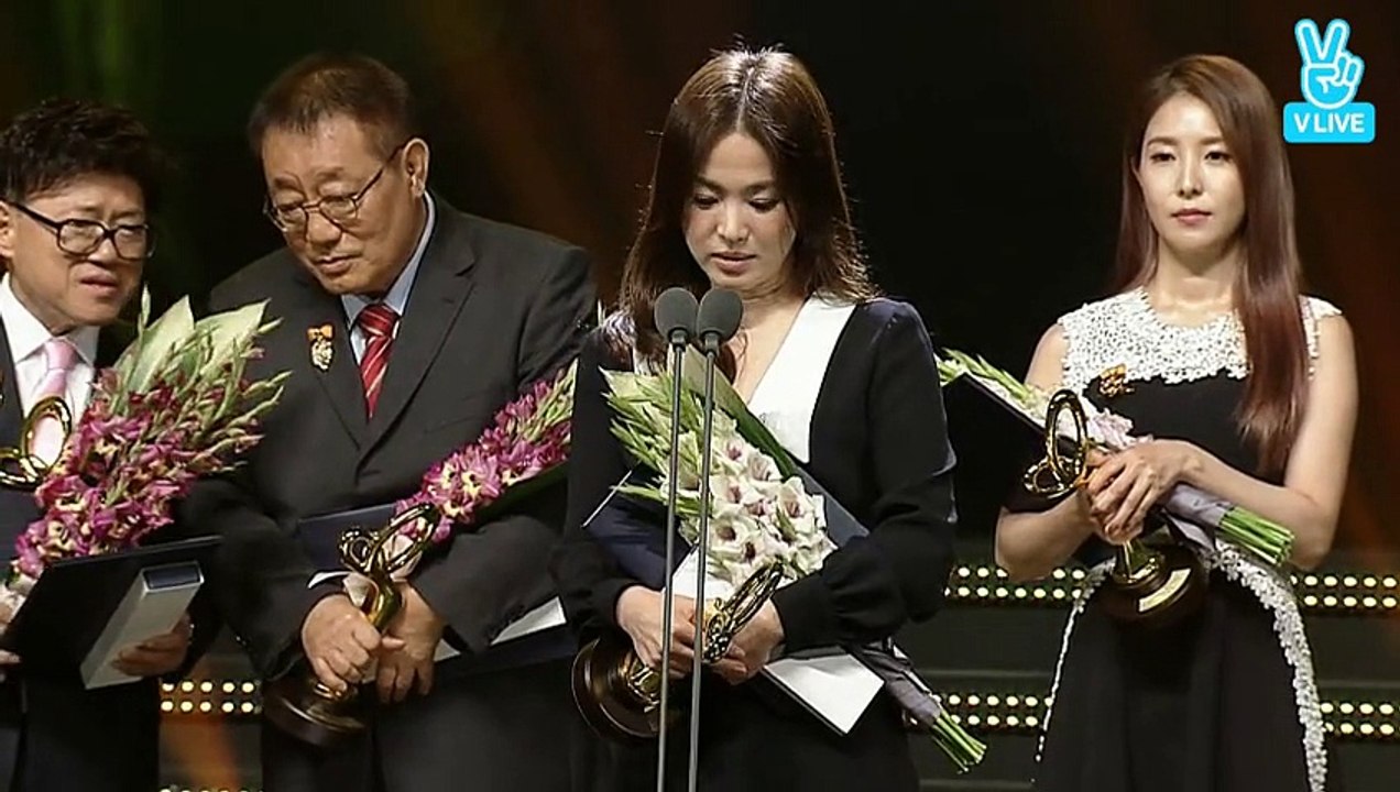 2016 대한민국 대중문화 예술상 시상식 ( 2016 Korean Popular Culture And Art Awards - Song Joong Ki and Song Hye Kyo
