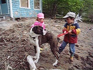 2009-05-27 MVI_8012 Tom Alex & Rosie au fleuve