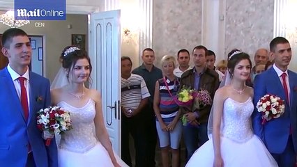 Motrat binjake martohen me vëllezërit binjakë