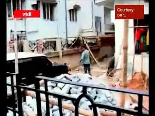 Dhoni visits his under-construction house