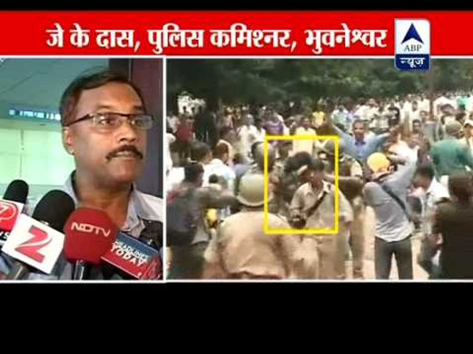Woman cop thrashed by Congress protesters; police demand action