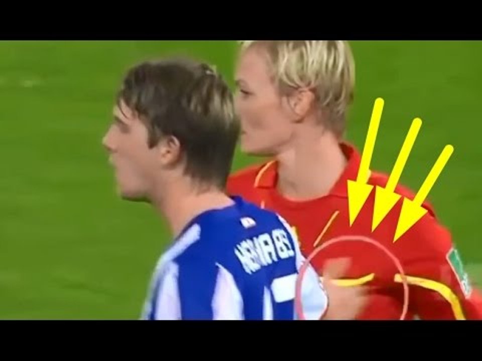 Insiden Wasit Wanita Sepak Bola Paling Lucu Yang Pernah Terjadi