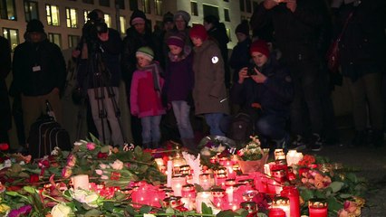 Alemania llora a víctimas de atentado en mercado de Navidad