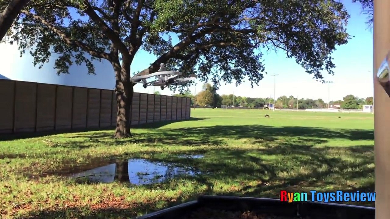 Parrot Mini Drone Airborne Mars and Max Jumping Race Drone Kids Video Ryan ToysReview