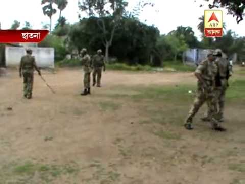 police lathi charge to disperse mob at booth in Chhatna