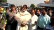 Amitabh Bachchan arrives at kolkata airport, waves hand at his fans.