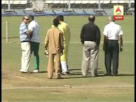 Brian Lara visits Eden Gardens and reportedly rues not being able to play test here.