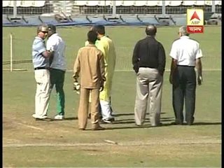 Brian Lara visits Eden Gardens and reportedly rues not being able to play test here.