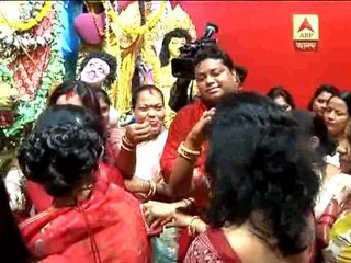 Moonmoon Sen and other celebreties enjoy sindoor khela.