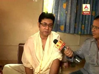 Singer Saikat Mitra expressing his thoughts on 'Alakshmi' puja and singing.