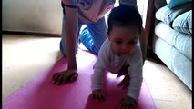 Aprendiendo a gatear - Ejercicios de gateo mi bebe de 8 meses