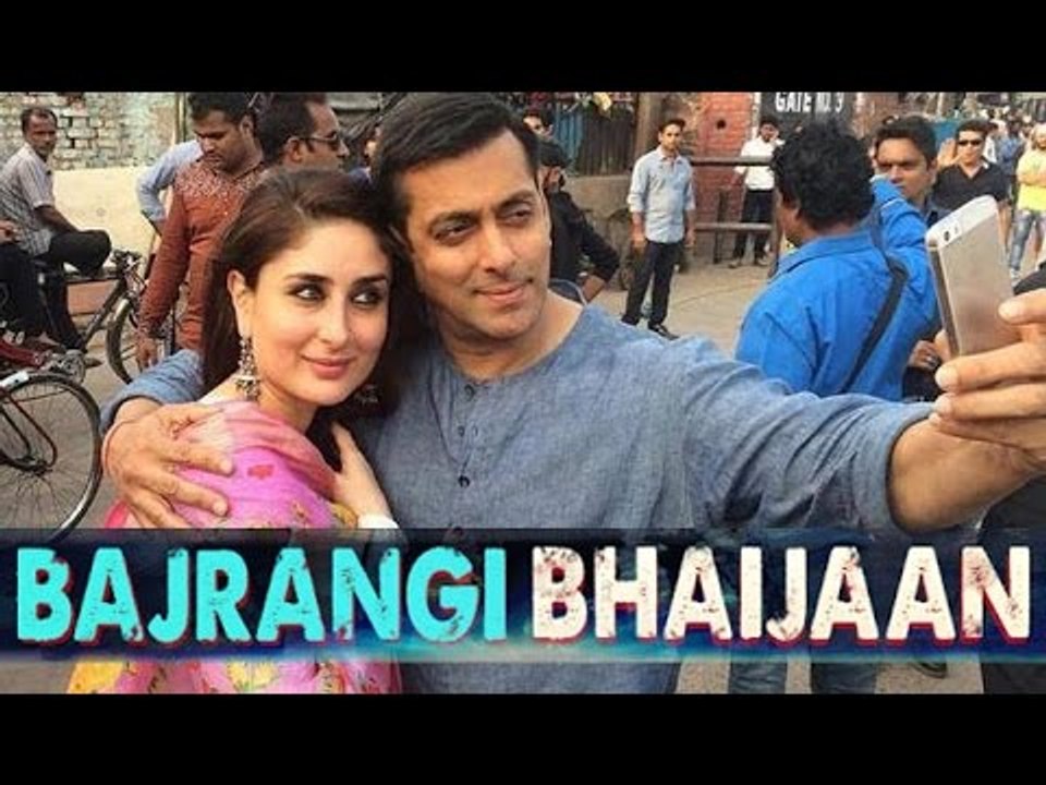 Kareena Kapoor, Salman Khan Engulfed In Selfie Mania On Bajrangi Bhaijaan's Sets