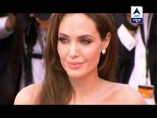 Angelina Jolie undergoes double mastectomy
