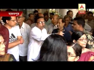Voter protests, demands Deb should stand in queue to cast his vote