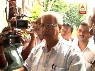 JU registrar waiting outside campus as student does not allow him to enter