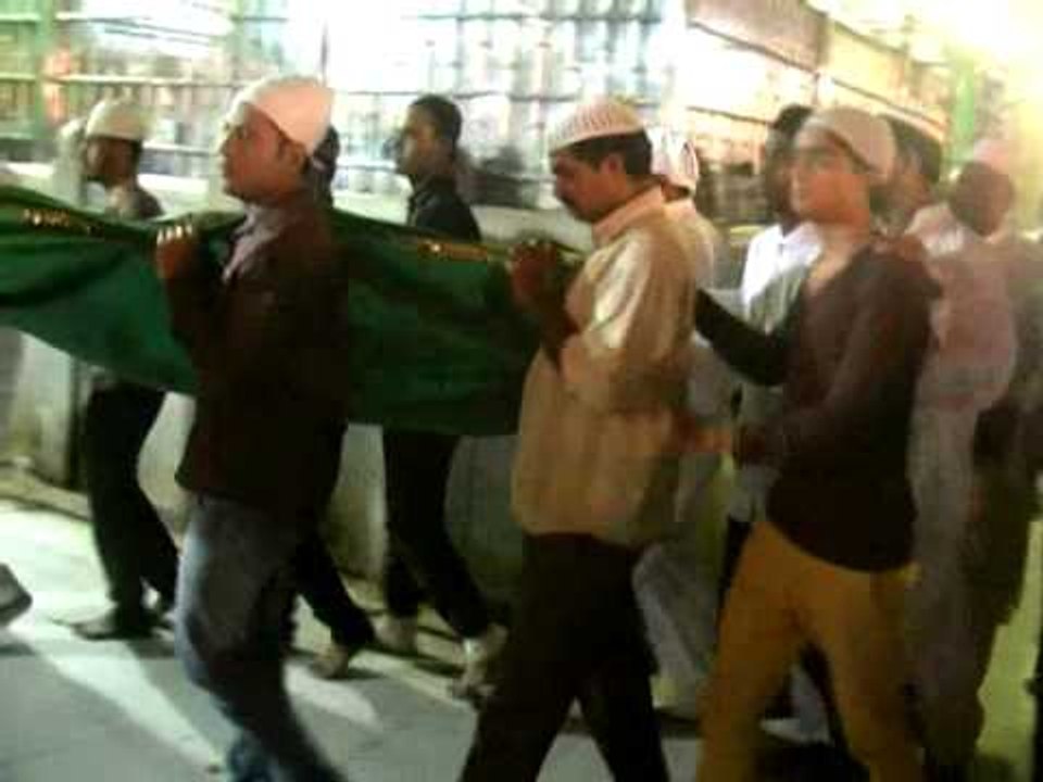 Muslims pray at Ajmer dargah for Narendra Modi to become PM