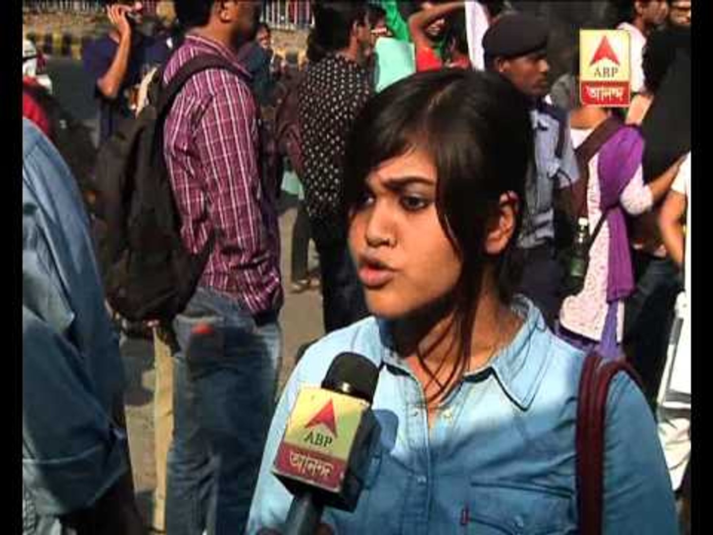 ⁣Protesing against Partha chatterjee, JU students bent on their demand for the resignation of vc.
