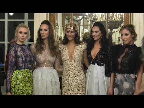 Napoli - La top model Raffaella Modugno in copertina su Pink Life Magazine (20.12.16)